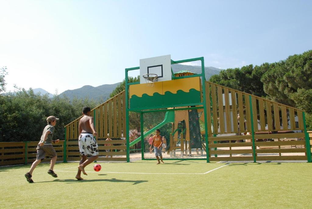 Camping Des Alberes Laroque-des-Alberes ภายนอก รูปภาพ