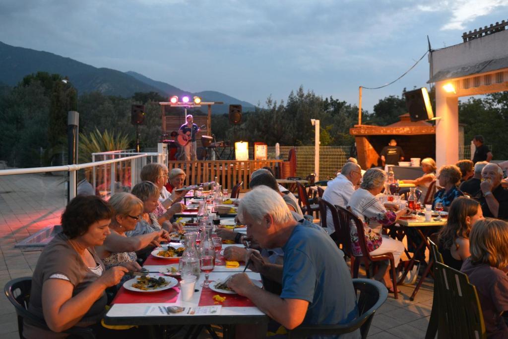 Camping Des Alberes Laroque-des-Alberes ภายนอก รูปภาพ